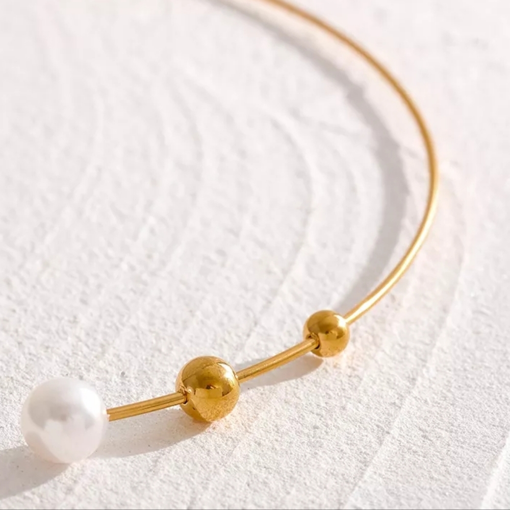 Delicate Pearl Torques Necklace - Picture 2 of 6